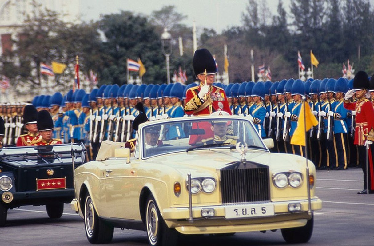 Cuoc doi Quoc vuong Thai Lan Bhumibol Adulyadej qua anh-Hinh-10